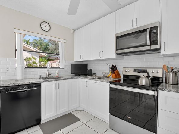 1301 NW 23rd Lane, Delray Beach FL 33445