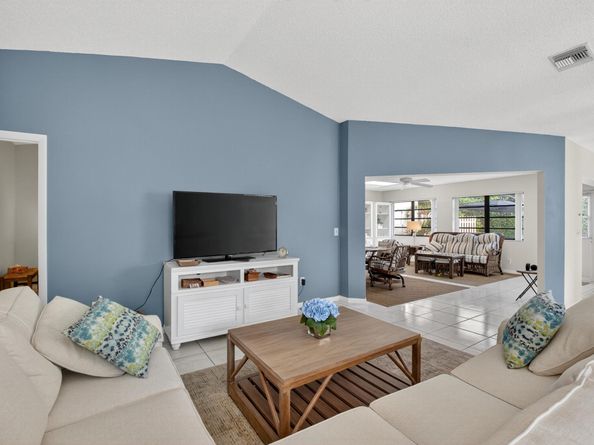 1301 NW 23rd Lane, Delray Beach FL 33445