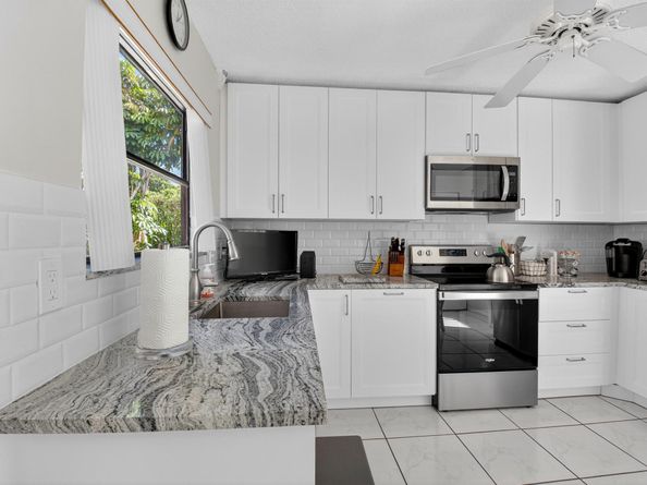 1301 NW 23rd Lane, Delray Beach FL 33445