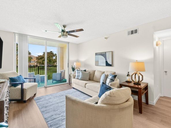 127 Yacht Club Way 206, Hypoluxo FL 33462