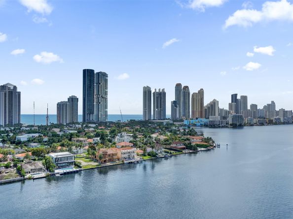 19101 NE 36th Ct 1709, Aventura FL 33180