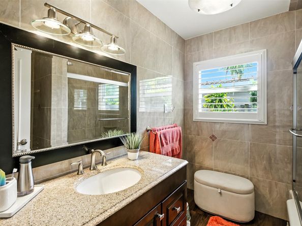 1708 NE 47th St, Oakland Park FL 33334