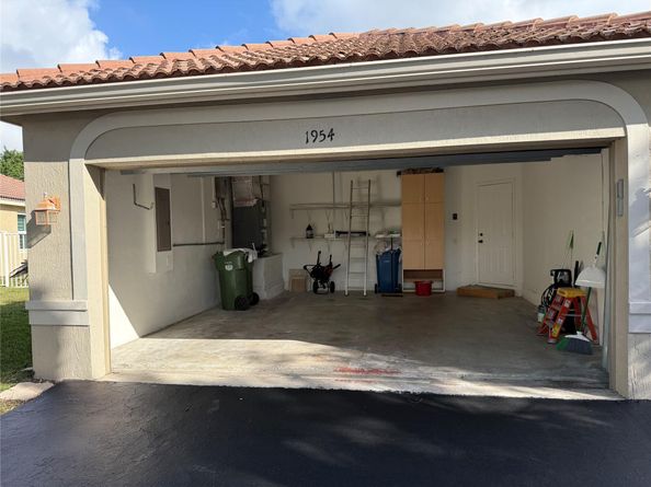 1954 Andromeda Ln, Weston FL 33327