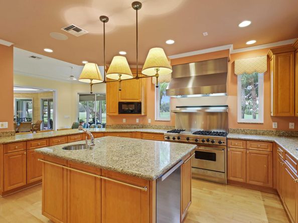 5 Country Road E A, Village Of Golf FL 33436