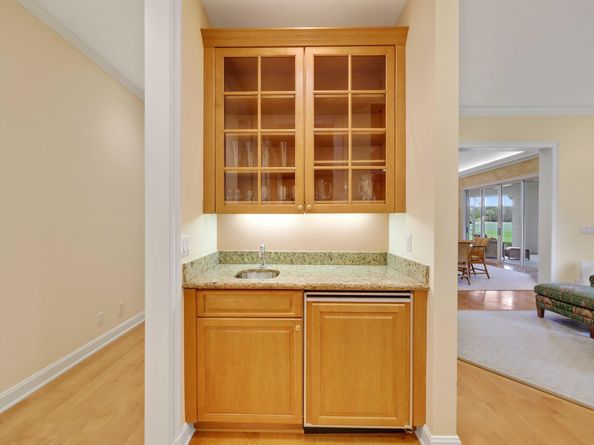 5 Country Road E A, Village Of Golf FL 33436