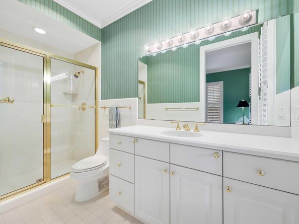 5 Country Road E A, Village Of Golf FL 33436