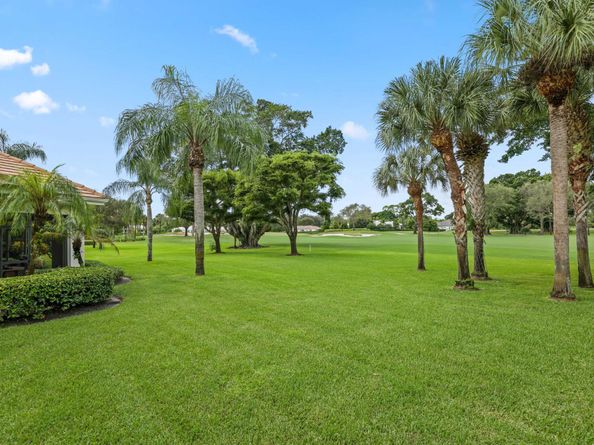 5 Country Road E A, Village Of Golf FL 33436