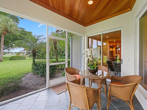 5 Country Road E A, Village Of Golf FL 33436