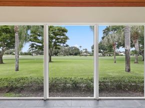 5 Country Road E A, Village Of Golf FL 33436