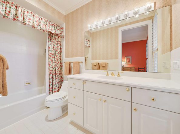 5 Country Road E A, Village Of Golf FL 33436