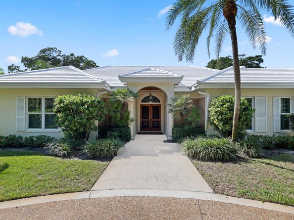 5 Country Road E A, Village Of Golf FL 33436