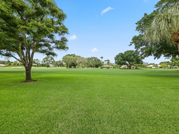 5 Country Road E A, Village Of Golf FL 33436