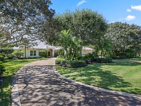 5 Country Road E A, Village Of Golf FL 33436
