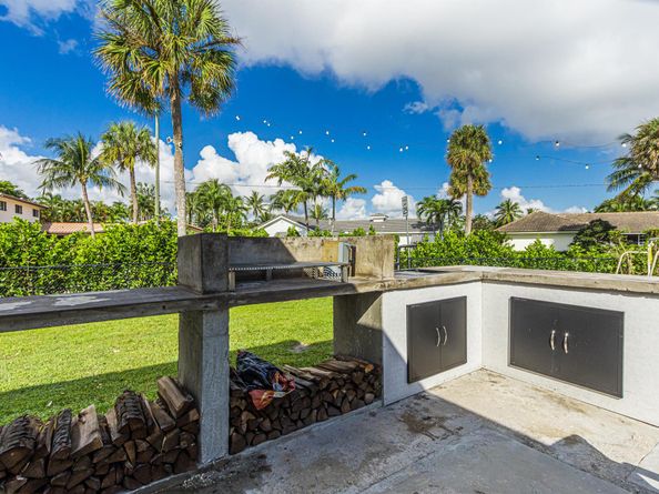 1049 W Palmetto Park Road S, Boca Raton FL 33486