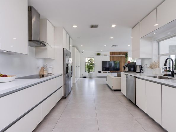 1049 W Palmetto Park Road S, Boca Raton FL 33486