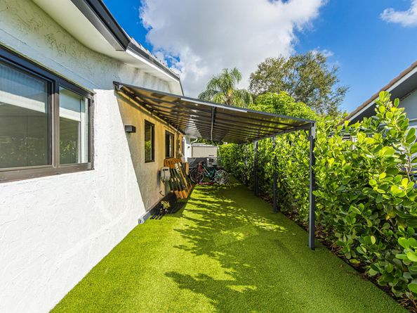 1049 W Palmetto Park Road S, Boca Raton FL 33486