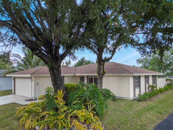1201 Pine Sage Circle, West Palm Beach FL 33409