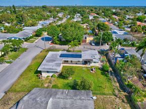609 16th Avenue N, Lake Worth Beach FL 33460