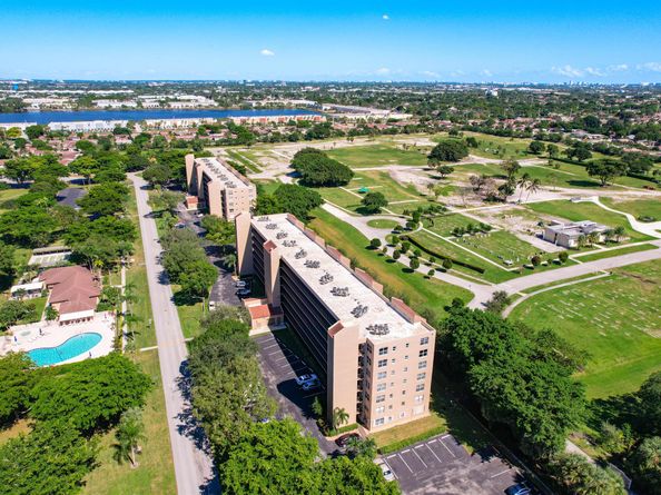 4550 NW 18th Avenue 707, Deerfield Beach FL 33064