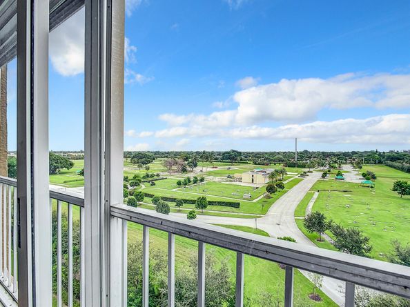 4550 NW 18th Avenue 707, Deerfield Beach FL 33064