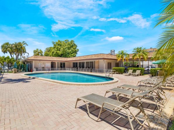 2430 SW 81st Avenue 108, Davie FL 33324