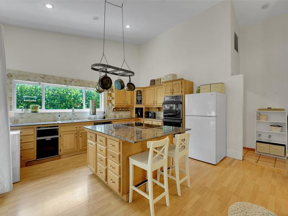 2739 Oak Tree Ln, Fort Lauderdale FL 33309