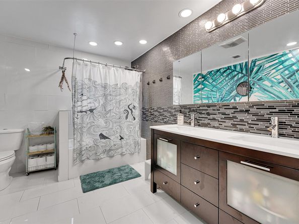 2739 Oak Tree Ln, Fort Lauderdale FL 33309