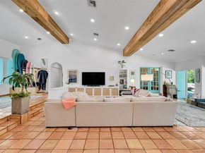2739 Oak Tree Ln, Fort Lauderdale FL 33309