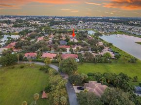 2739 Oak Tree Ln, Fort Lauderdale FL 33309