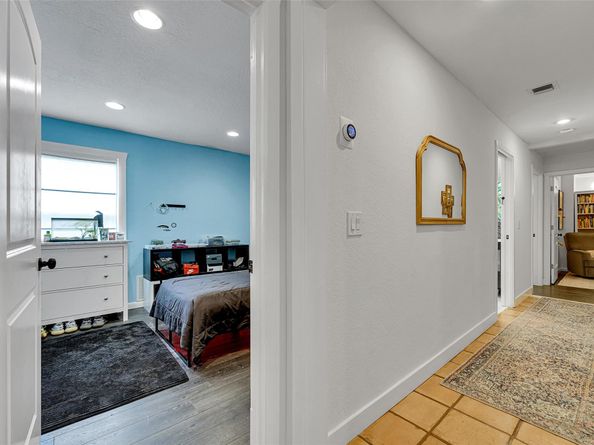 2739 Oak Tree Ln, Fort Lauderdale FL 33309