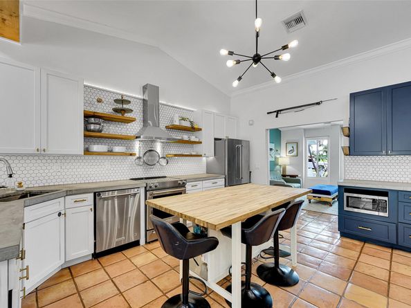 2739 Oak Tree Ln, Fort Lauderdale FL 33309