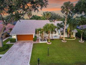 2739 Oak Tree Ln, Fort Lauderdale FL 33309