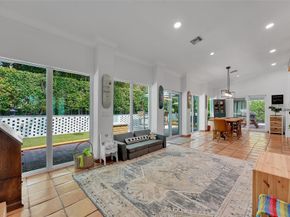 2739 Oak Tree Ln, Fort Lauderdale FL 33309
