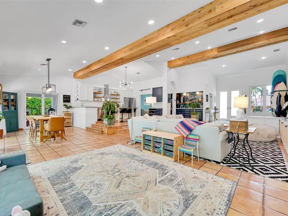 2739 Oak Tree Ln, Fort Lauderdale FL 33309