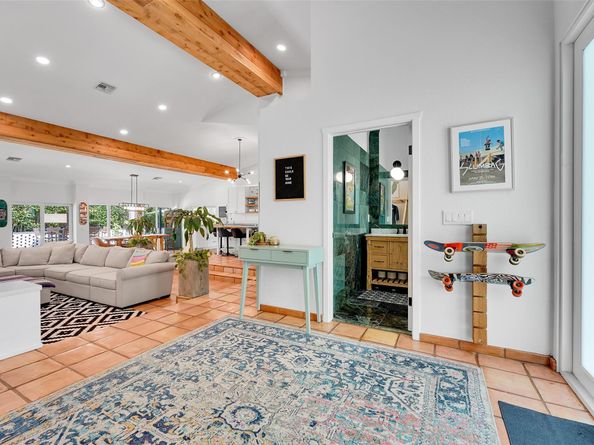 2739 Oak Tree Ln, Fort Lauderdale FL 33309