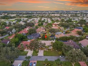 2739 Oak Tree Ln, Fort Lauderdale FL 33309