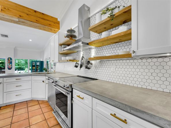 2739 Oak Tree Ln, Fort Lauderdale FL 33309