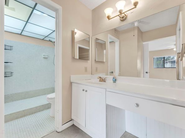 9947 N Belfort Cir 114, Tamarac FL 33321