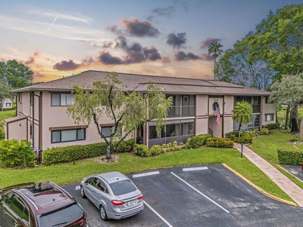 9947 N Belfort Cir 114, Tamarac FL 33321