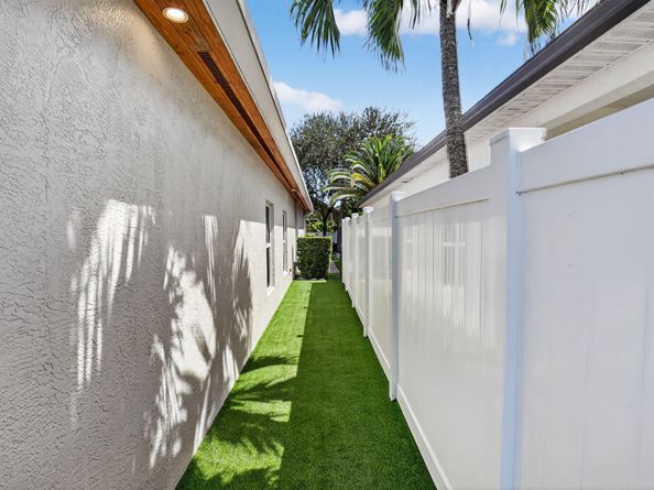 494 Enfield Court, Delray Beach FL 33444