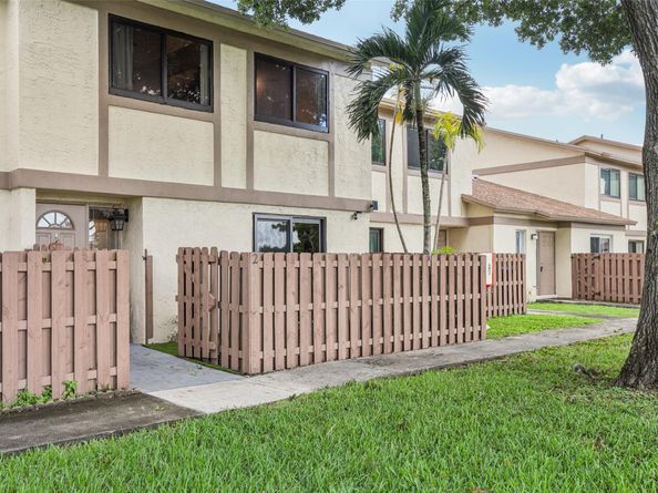 10875 NW 29th Mnr 2, Sunrise FL 33322