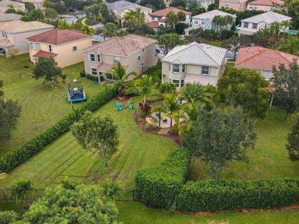 2703 Pienza Circle, Royal Palm Beach FL 33411