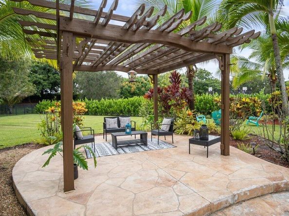 2703 Pienza Circle, Royal Palm Beach FL 33411