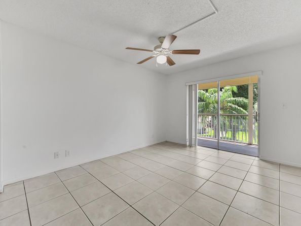 700 Village Green Court 314, Palm Springs FL 33461