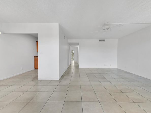 700 Village Green Court 314, Palm Springs FL 33461