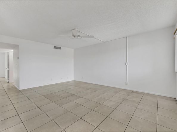 700 Village Green Court 314, Palm Springs FL 33461