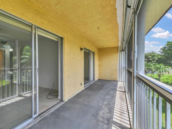 700 Village Green Court 314, Palm Springs FL 33461