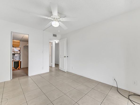 700 Village Green Court 314, Palm Springs FL 33461