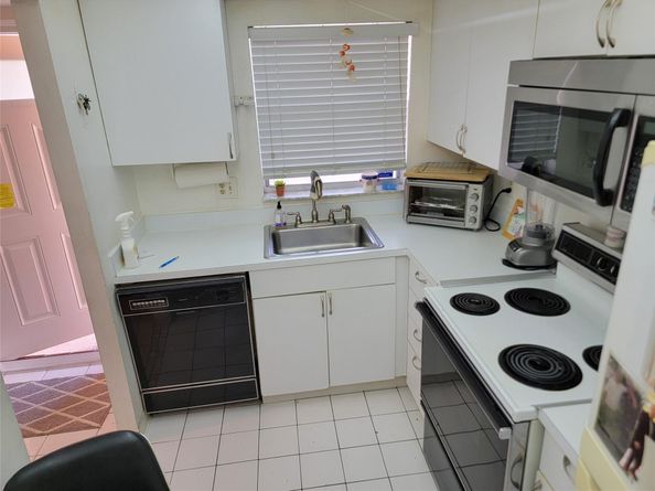 8950 Sunrise Lakes Blvd 112, Sunrise FL 33322