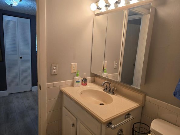 140 Lake Meryl Drive 233, West Palm Beach FL 33411